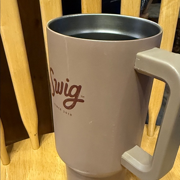 Swig Insulated Travel Mug with Lid - Picture 2 of 5